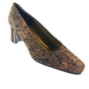 FS1996 EUC $325 Stuart Weitzman Pumps size 7.5B